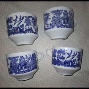 Churchhill Vintage Blue Willow and Mug Set